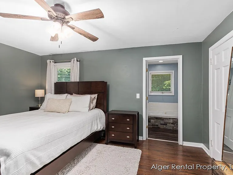1039 Alger St SE — Photo 10