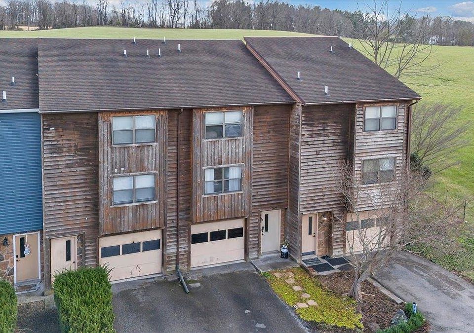 1st image of 2615 Glade Dr
