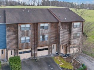 2615 Glade Dr, Christiansburg, VA 24073
