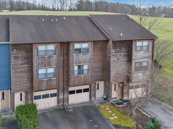 2615 Glade Dr, Christiansburg, VA 24073