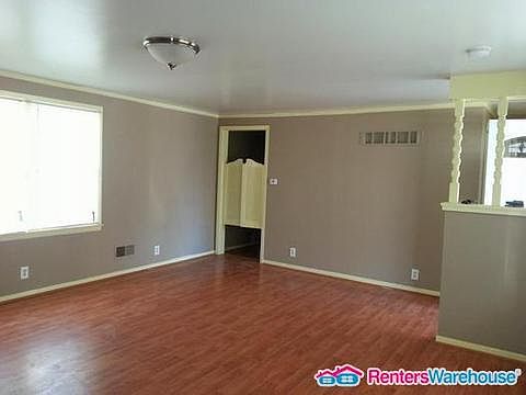 2nd image of 4409 NE 46th St