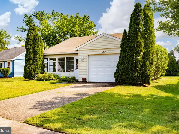 56 Marlborough Dr, Southampton, NJ 08088