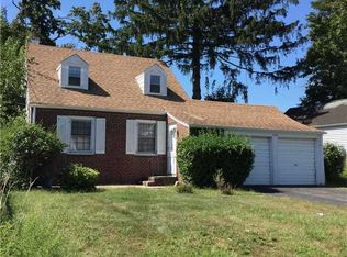 300 Jackson Ave, Syosset, NY 11791