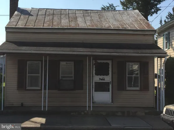 60 W Main St, Newmanstown, PA 17073