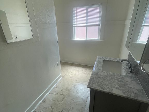 5th image of 209 N Boylston St APT 16