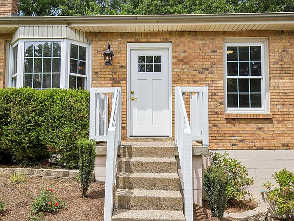 2nd image of 113 Diana Dr