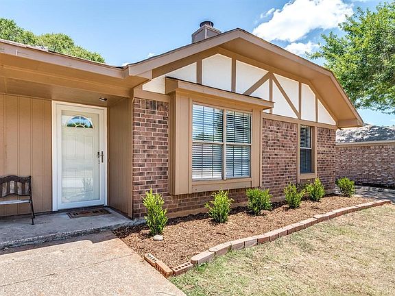 4th image of 2908 Hilltop Dr