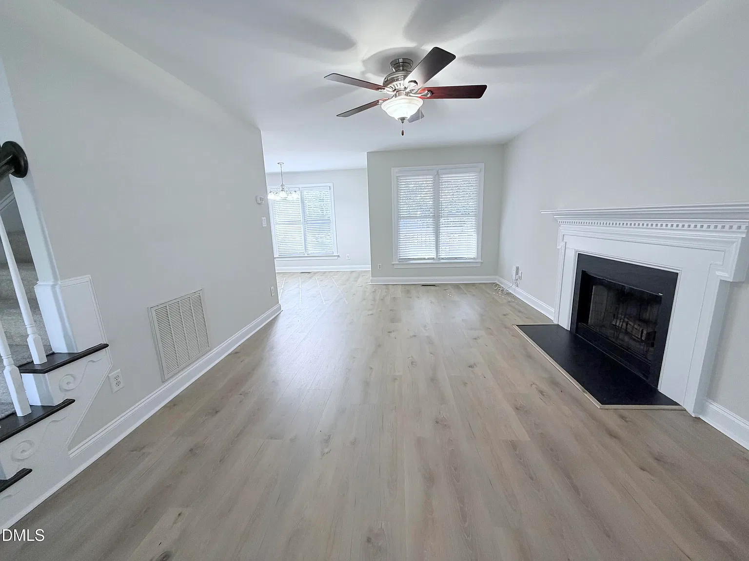3 bed, 2.5 bath, $2,200 — Photo 2