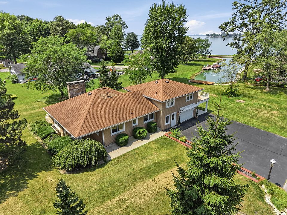 1st image of 303 Harbor Dr