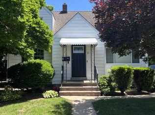 2 Davis Dr, Lodi, NJ 07644