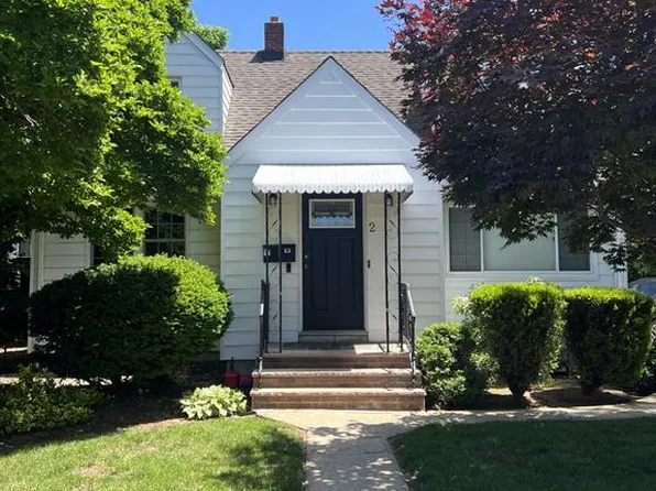 2 Davis Dr, Lodi, NJ 07644