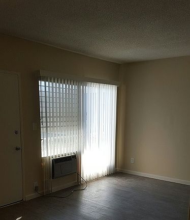 3rd image of 1001 N Ogden Dr APT 14