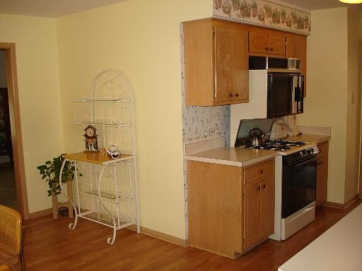 5th image of 10733 Laporte Ave