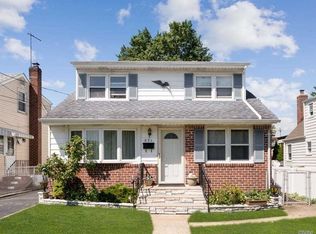 271 Emory Rd, Mineola, NY 11501