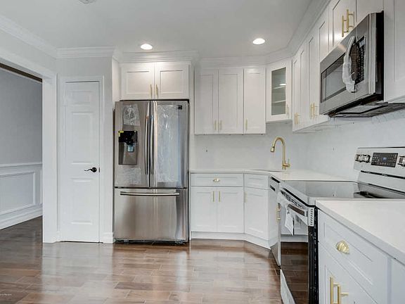 4th image of 149 Concordia Cir #A