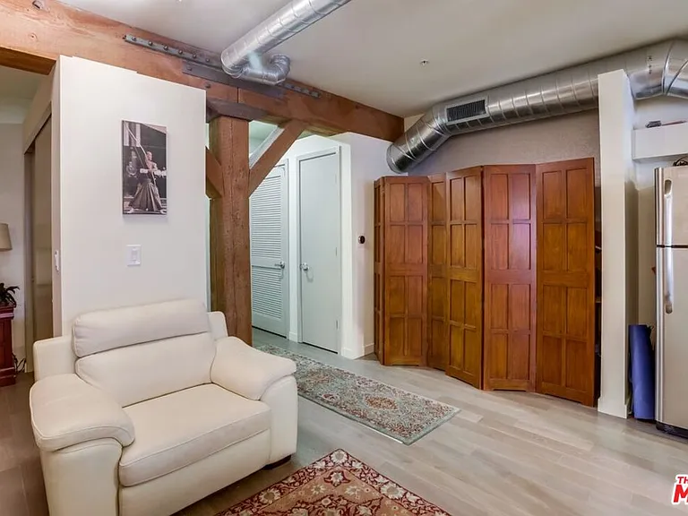 527 Molino St #310 — Photo 7