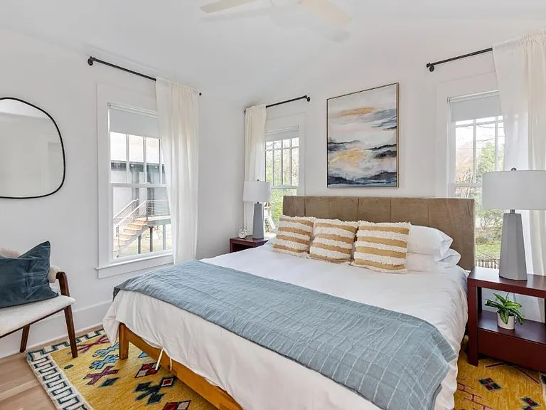 338 Sinclair Ave NE #CH — Photo 2