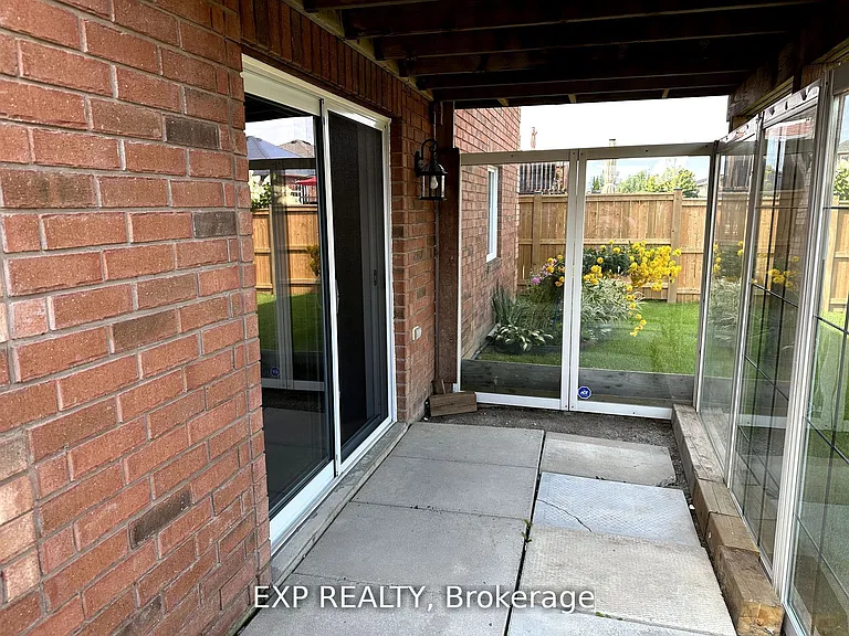 91 Sun King Cres #BASEMENT — Photo 9