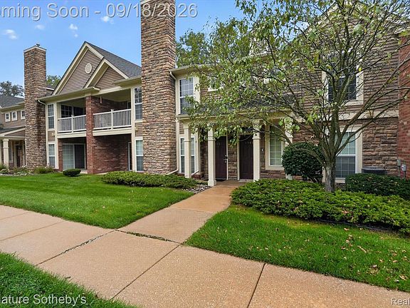 3rd image of 4357 Deeside Dr