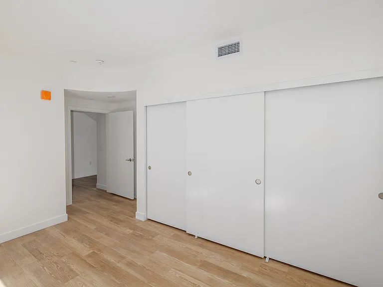 Woodlake Apartments — Photo 11