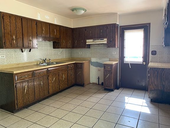 5th image of 554 Park Ave
