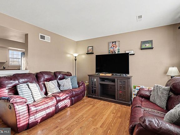 4th image of 2941 Milky Way