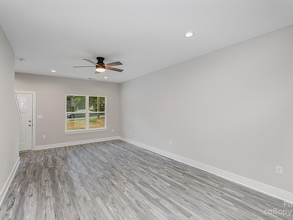 2nd image of 5904 Carver Blvd