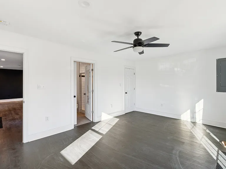 113 S Laurel St #A — Photo 14