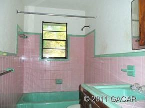4th image of 3411 SE 19th Ave