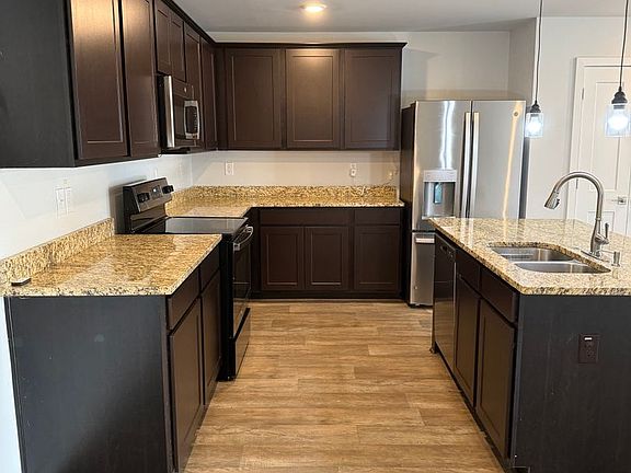 2nd image of 1002 Clydes Way