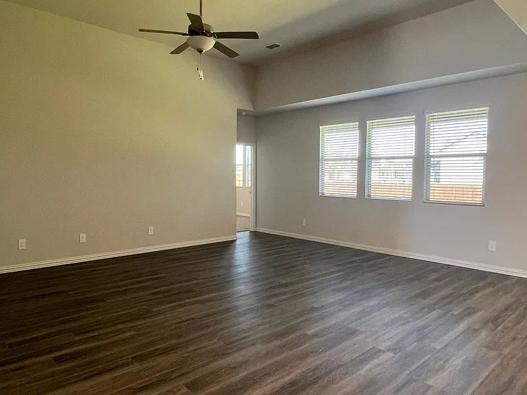 4005 Turpin Dr — Photo 4