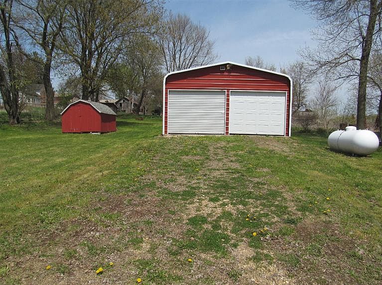 2nd image of 4328 115th St