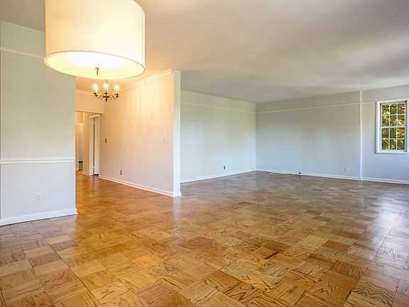 3rd image of 16 N Chatsworth Ave APT 409