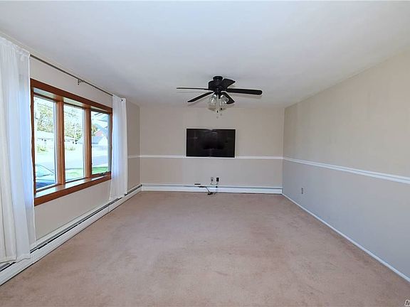 3rd image of 28 Gladys St