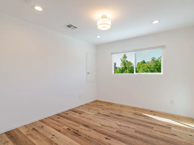 15243 Valleyheart Dr N #1 — Photo 17