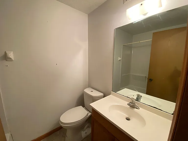 Chittenden Ave 76 MLR — Photo 34
