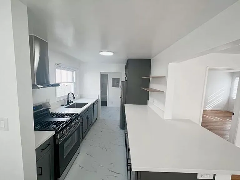 60 El Nido Ave — Photo 8