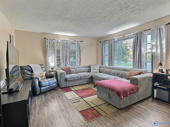 4th image of 1641 Arrowhead Dr