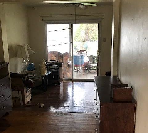 5th image of 220 E Gray St