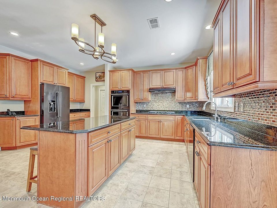 1st image of 180 Deerfield Rd