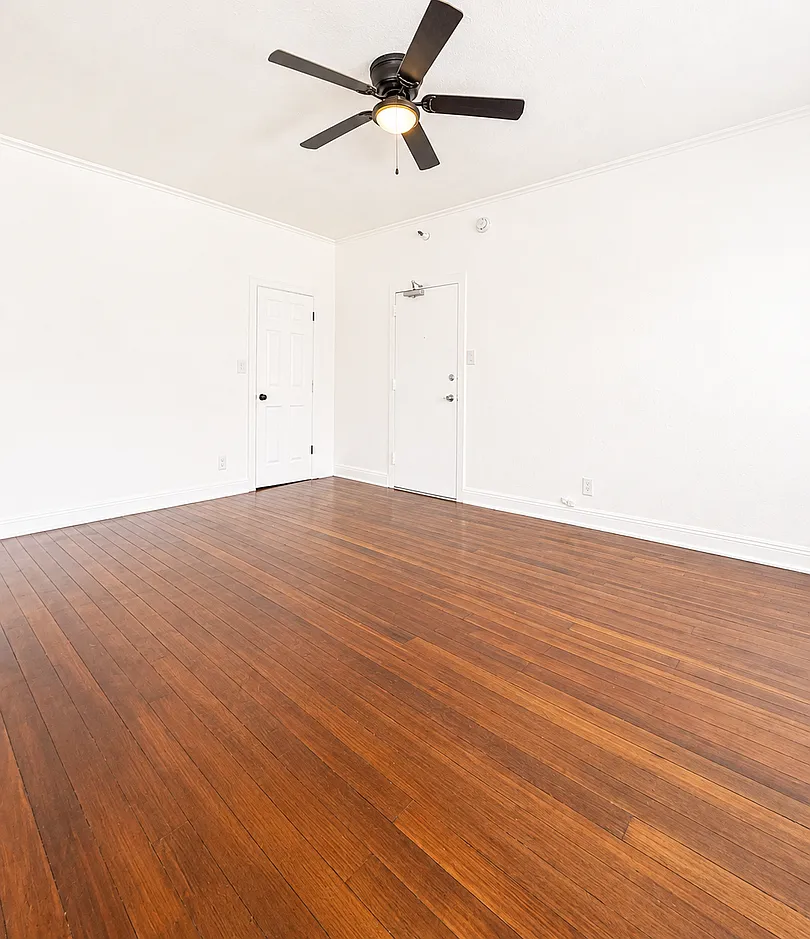 450 S Benton — Photo 3