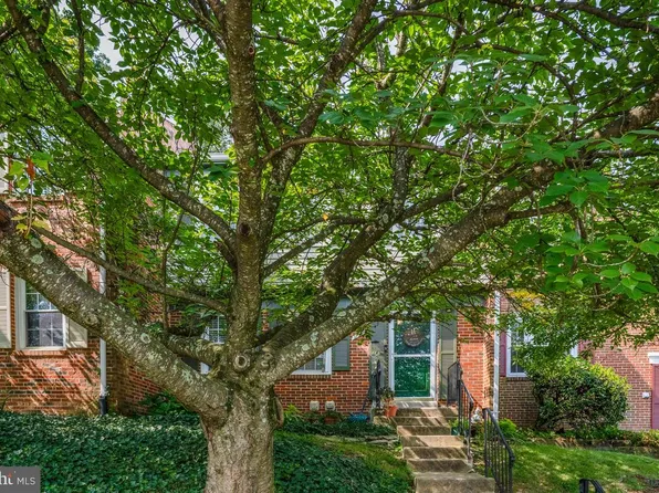 965 Holborn Ct #43, Sterling, VA 20164