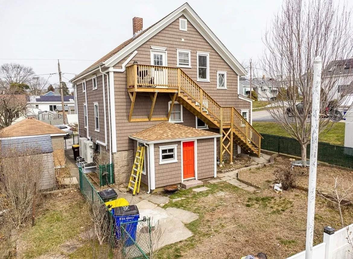 301 America St — Photo 4
