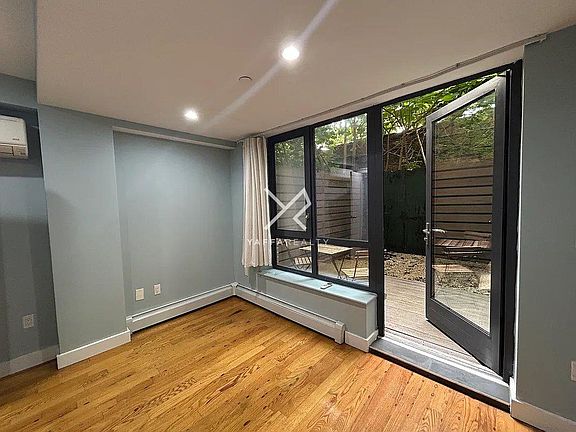 4th image of 39 E 21st St #1-B