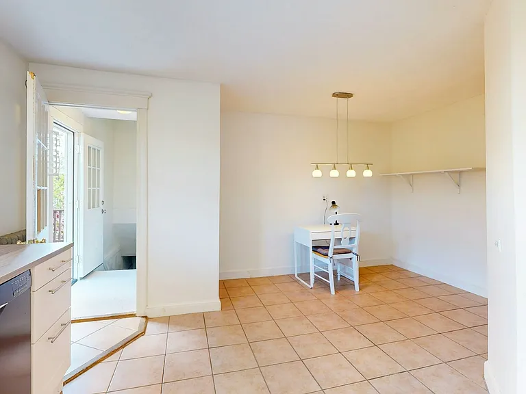 8 Douglas Ave #2 — Photo 4