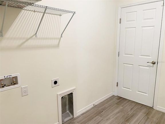 5th image of 2152 Bendway Dr