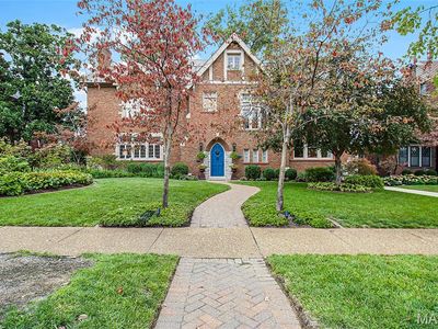 6331 Alexander Dr, Saint Louis, MO, 63105