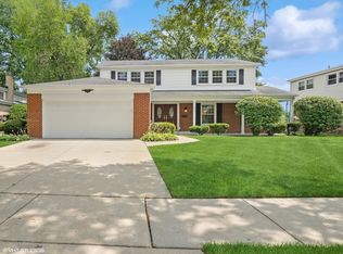 1821 S Highland Ave, Arlington Heights, IL 60005