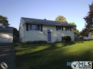 2458 Toby Rd, Orion, MI 48359