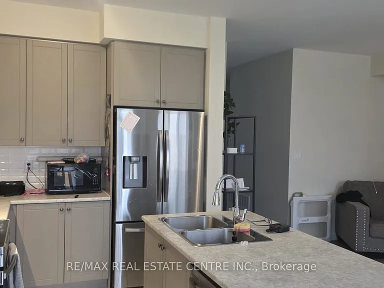 16 Ellis Ave — Photo 6